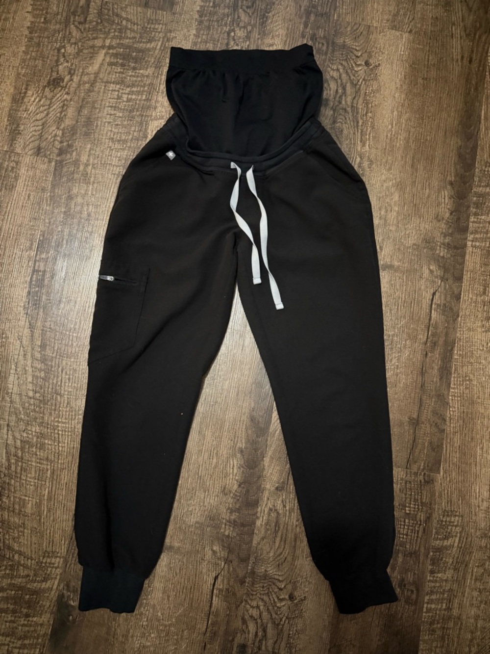 Figs maternity jogger